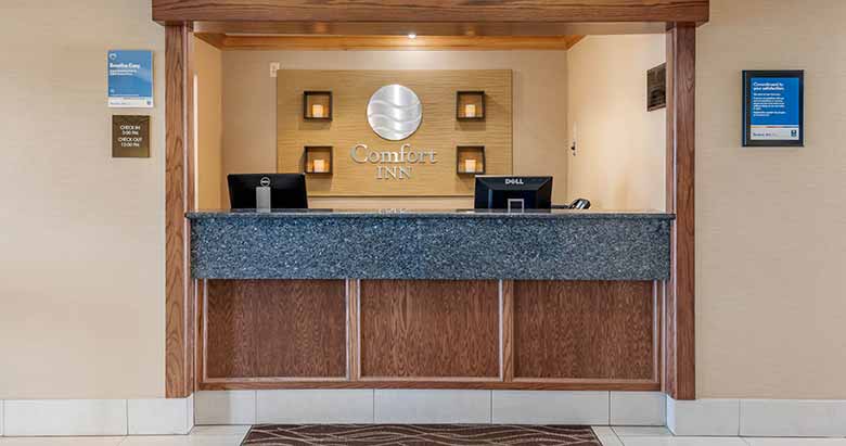 https://comfortinnanderson.com/wp-content/uploads/2019/10/Lobby-Comfort-Inn-Anderson-Indiana-1.jpg